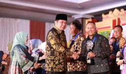 Gubernur Herman Deru Dinobatkan Sebagai Dewan Pembina Inovator oleh Mendagri Tito Karnavian - JPNN.com