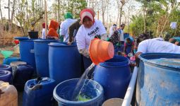 Kiai Muda Ganjar Salurkan Air Bersih dan Bangun Sumur Bor di Bojonegoro - JPNN.com