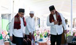 Ponpes Darussalam Blokagung Istiqomah Mendukung Total AMIN - JPNN.com