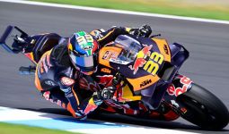 10 Pembalap Terbaik di Latihan MotoGP Jepang, Binder Patahkan Rekor Lorenzo - JPNN.com