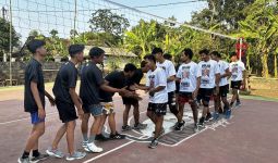 Ganjar Muda Padjajaran Renovasi dan Resmikan Lapangan Voli di Kota Banjar - JPNN.com