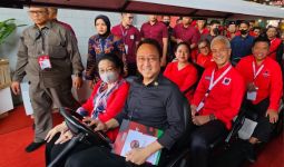 Ditemani Ganjar, Prananda dan Puan, Megawati Kembali Kunjungi Pameran di Arena Rakernas PDIP - JPNN.com