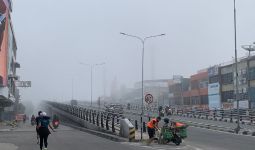 Kabut Asap Gara-gara Karhutla di Riau Makin Parah, Disdik Keluarkan Edaran Belajar Daring - JPNN.com