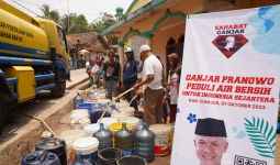 Sahabat Ganjar Alirkan Ribuan Liter Air Bersih untuk Warga di Kabupaten Cianjur - JPNN.com