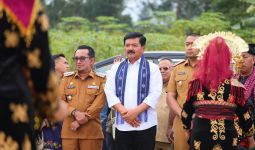 Momen Bersejarah, Menteri ATR/BPN Serahkan Sertifikat HPL Tanah Ulayat di Sumbar - JPNN.com