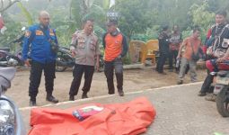 Jasad Warga yang Ditemukan di Jalur Pendakian Gunung Ciremai Dievakuasi - JPNN.com