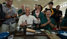 Tembang Cinta Buruh Pabrik Rokok Grendel Malang untuk Ganjar - JPNN.com