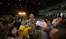 Ganjar Bersama Ribuan Warga Surabaya Merayakan Milad ke-21 Masjid Cheng Ho - JPNN.com