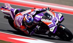 Hasil Sprint MotoGP Indonesia: Marquez Kecelakaan, Martin Pimpin Klasemen Sementara - JPNN.com