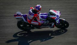 MotoGP Valencia 2023: Martin dan Marquez Terlibat Insiden, Bagnaia Juara Dunia - JPNN.com