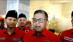 Hasto Berikan Pujian untuk Gubernur Khofifah Indar Parawansa - JPNN.com