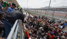 Ganjar Muncul di Mandalika, Penonton MotoGP Bersukaria - JPNN.com