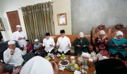 Didoakan Pengasuh Ponpes Bumi Shalawat, Pasangan AMIN Siap Jadi Pendaftar Pertama di KPU - JPNN.com