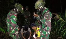 Prajurit TNI Tangkap 2 WN Malaysia Bawa 10 Gram Sabu-Sabu di Perbatasan - JPNN.com