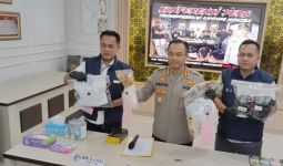 Polrestabes Palembang Gerebek Kampung Narkoba, 5 Ditangkap, 1 Wanita - JPNN.com