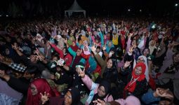 Warga Brebes Berselawat Bersama Gus Ali Gondrong untuk Ganjar Pranowo 2024 - JPNN.com