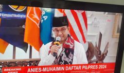 Anies-Muhaimin Kenakan Syal Bermotif Sumba NTT Saat Daftar Pilpres 2024 di KPU - JPNN.com