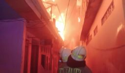 Gegara Obat Nyamuk 20 Rumah di Rawamangun Terbakar - JPNN.com