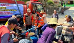 Bantu Masyarakat saat Kemarau Panjang, SIG Salurkan 906 Ribu Liter Air Bersih - JPNN.com