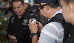 Lewat Operasi Pasar, Bea Cukai Awasi Peredaran Rokok Ilegal di Malang dan Makassar - JPNN.com