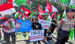 Ratusan Massa Membeludak di Depan PBB Jakarta, Kecam Genosida Israel di Palestina - JPNN.com