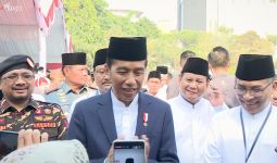Jokowi Restui Gibran, Prabowo di Belakang Tersenyum - JPNN.com
