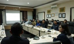 Gandeng BP3MI dan PJT, Bea Cukai Tanjung Perak Bahas Mekanisme Barang Kiriman PMI - JPNN.com