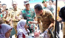 Kunjungi Dapur Masuk Sekolah, Pj Gubernur Sumsel Tegaskan Terus Berupaya Atasi Stunting - JPNN.com