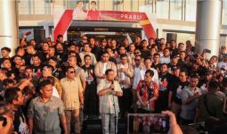 Daftar ke KPU, Prabowo dan Gibran Diantar Ribuan Relawan PRABU - JPNN.com