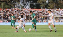 Persik vs Persebaya 4-0, Kontroversi Penalti Batal, Ada Kerusuhan - JPNN.com