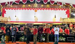 Hadiri Pagelaran Wayang di Dekat Istana, Hasto Ingatkan Bahaya Pemimpin Sombong - JPNN.com
