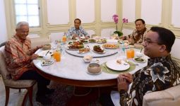 Jokowi Berhadapan sama Anies, Ganjar Tertawa, Prabowo Kalem - JPNN.com