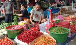 Naik Tajam, Harga Cabai di Pasar KM 5 Palembang Tembus Rp 80 Ribu Per Kilogram - JPNN.com