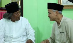 Gus Muwafiq Meyakini Mas Ganjar seperti Mbah Hisyam, Sama-Sama Berjuang untuk Rakyat - JPNN.com