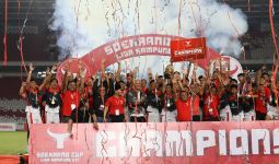 Hadir di GBK Lihat Final Liga Kampung, Ganjar Diteriaki Presiden Oleh Penonton - JPNN.com