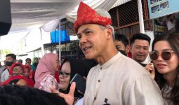 Momen Ganjar Pranowo Belajar Buat Kue Maksuba Khas Palembang: Butuh Kesabaran Lebih - JPNN.com
