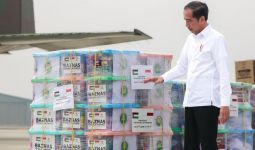 Jokowi Lepas Puluhan Ton Bantuan Kemanusiaan BAZNAS ke Palestina - JPNN.com