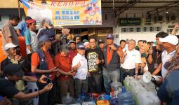 Bagikan Air Bersih untuk Warga Buloa, Anies Janji Prioritaskan Infrastruktur Dasar - JPNN.com