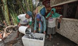 Nelayan Balad Ganjar Bantu Kelompok Pelaut Pangandaran yang Alami Paceklik - JPNN.com
