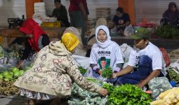 Lihat, Pedagang Sukarela Sosialisasikan Ganjar-Mahfud ke Warga - JPNN.com