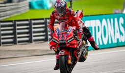 MotoGP Malaysia: Bastianini Finis Pertama, Martin Geleng Kepala, 5 Pembalap Menderita - JPNN.com