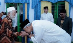 Ganjar - Mahfud Dapat Dukungan Ulama Karismatik Banten Abuya Muhtadi - JPNN.com