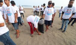 Aksi Bersih-Bersih Pantai Mewarnai Acara Deklarasi Dukungan Nelayan Jabar untuk Prabowo-Gibran - JPNN.com