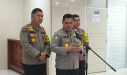 Komjen Fadil Tegaskan Tidak Ada Fakta Polisi Pasang Baliho Capres-Cawapres - JPNN.com