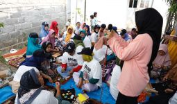 Mak Ganjar Inspirasi Ibu-Ibu di Pasuruan Untuk Memulai Usaha Rumahan - JPNN.com