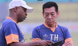 Persipura Terpuruk di Dasar Klasemen Liga 2, Pelatih Tony Ho Langsung Dipecat - JPNN.com