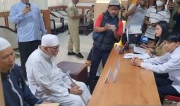 Abu Bakar Baasyir Ingin Menemui Gibran, tetapi susah, Lalu Titip Surat untuk Prabowo - JPNN.com