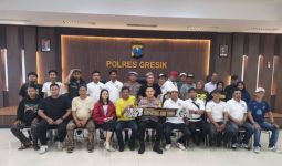 PN-SSI Jatim & Ultras Gresik Silaturahmi ke Kapolres Pascainsiden Gelora Joko Samudra - JPNN.com