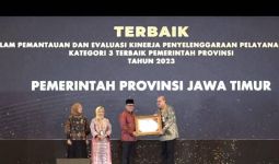Gubernur Khofifah Bangga Jatim Borong 4 Penghargaan Pelayanan Publik dari KemenPAN-RB - JPNN.com