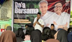 Santri Ganjar Berikan Tips Memulai UMKM Untuk Jemaah Majelis Taklim di Makassar - JPNN.com